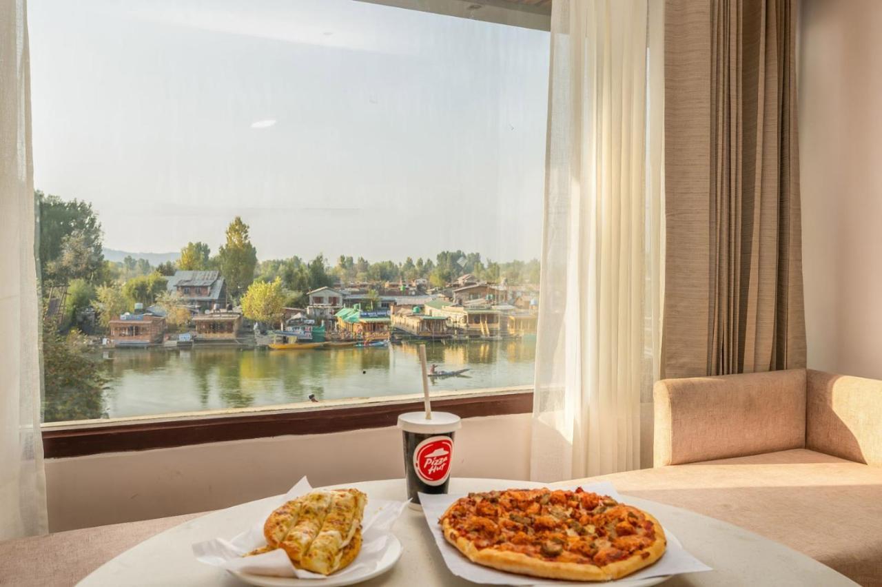 Hotel 11 Boulevard Srīnagar Zewnętrze zdjęcie