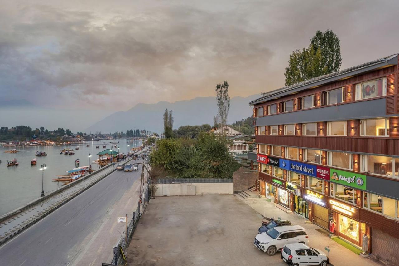Hotel 11 Boulevard Srīnagar Zewnętrze zdjęcie